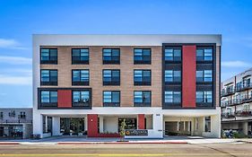 La Quinta Inn & Suites By Wyndham San Jose Airport-Downtown